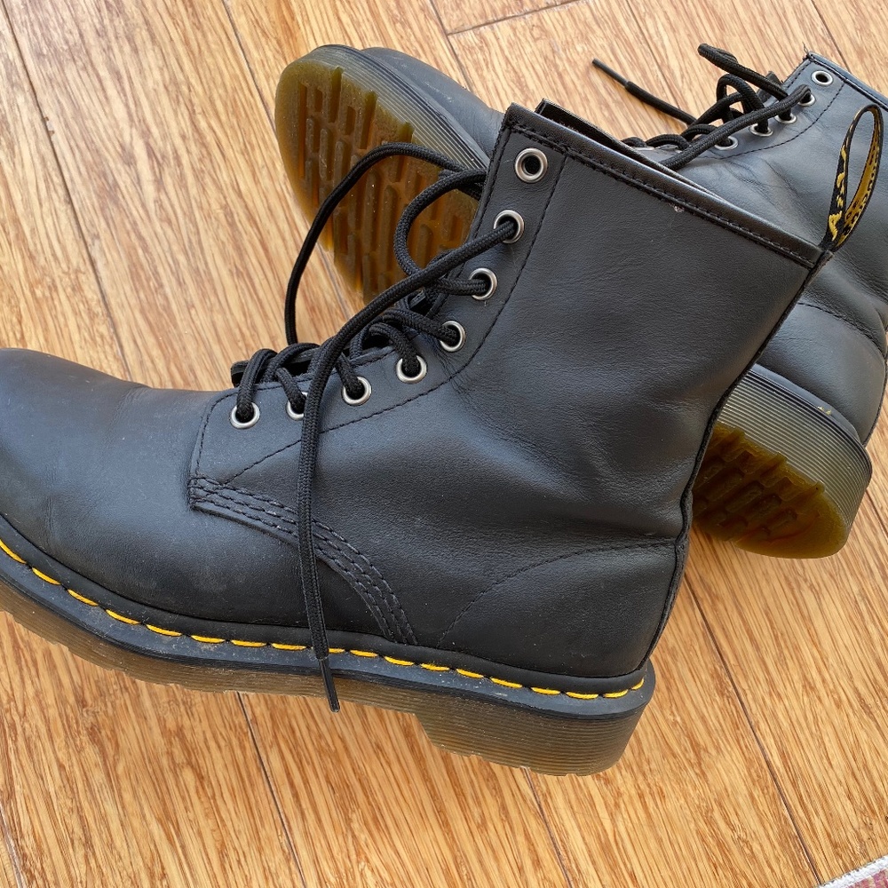 Dr martens boots black size 8